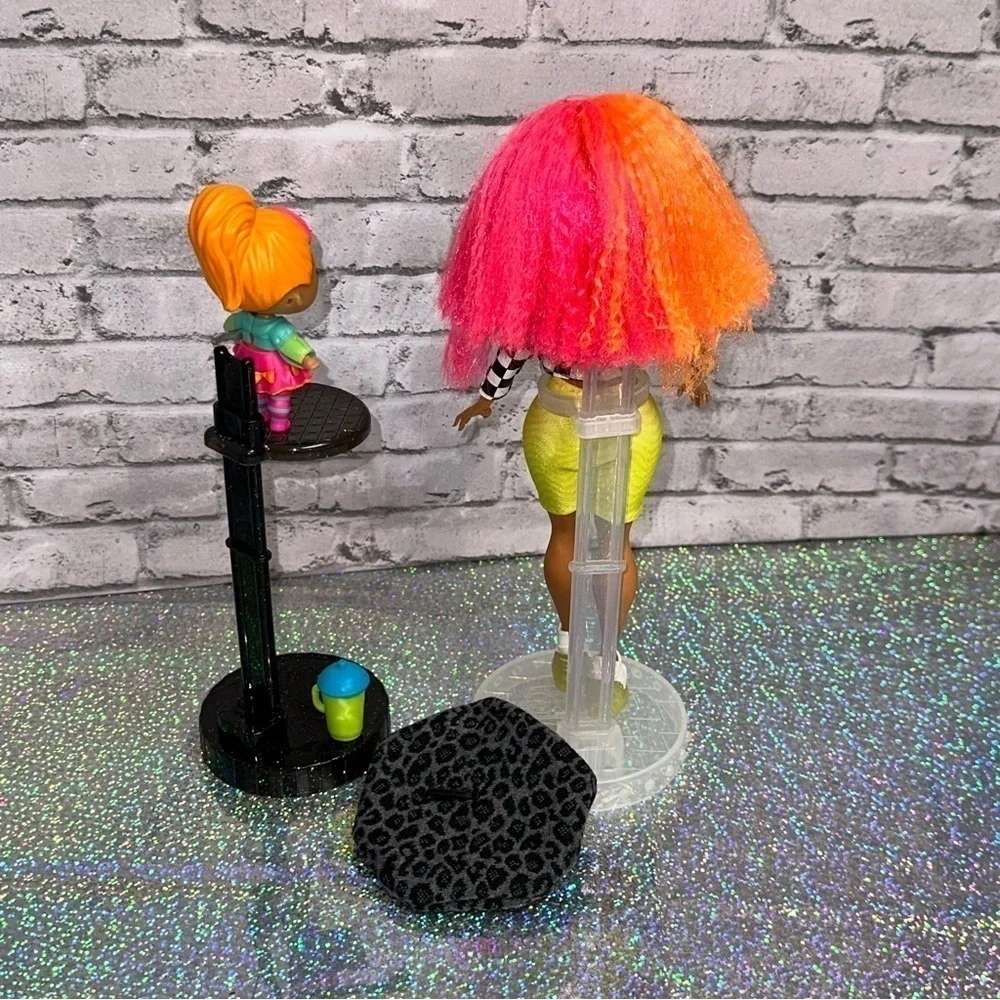 L.O.L. Surprise! LOL Surprise OMG NEONLICIOUS & CUTIE QT Dolls Bottle